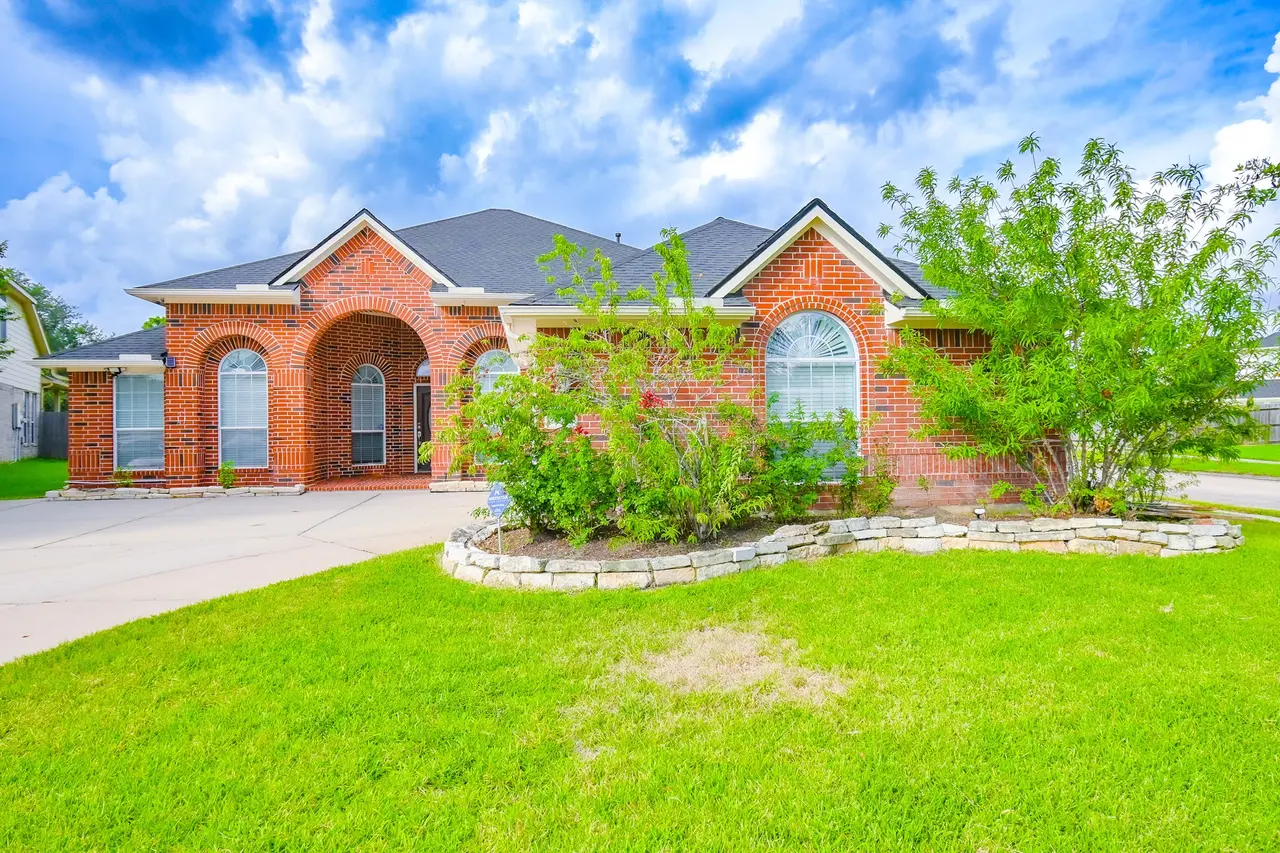Richmond, TX 77407 | 4 beds | 3 baths| $375,000